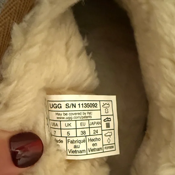 UGG Platform Mini Boots - Picture 6 of 7